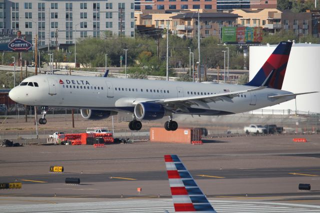 Airbus A321 (N350DN)