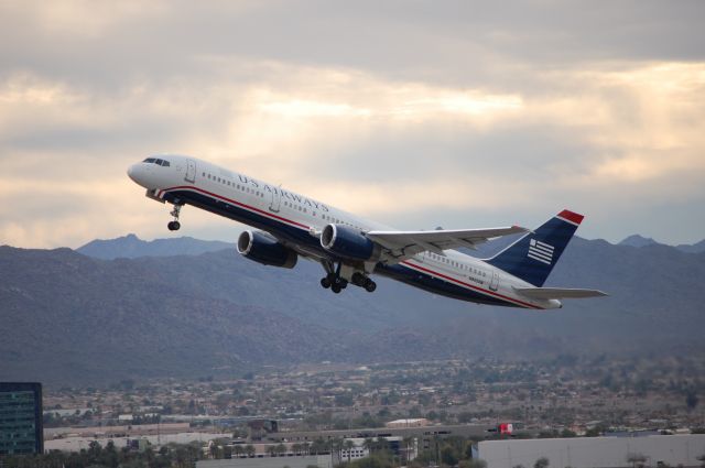 Boeing 757-200 (N905AW) - US Airways 757-200 taking off from Phoenix to Cancun