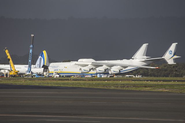 Antonov Antheus (UR-82060) - AN-225 unloading its cargo (a 117 ton generator) in Perth, Western Australia