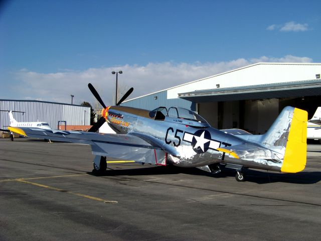 North American P-51 Mustang (N8677E)