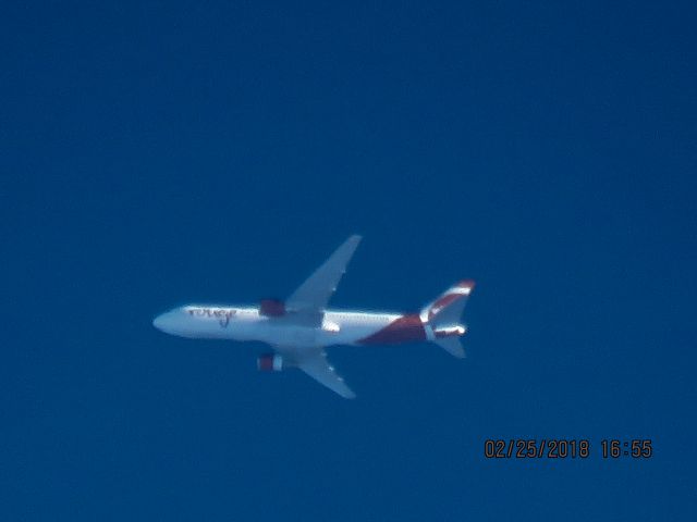 BOEING 767-300 (C-GDUZ)