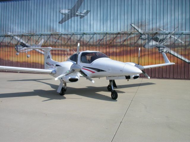 Diamond Twin Star (N822SA) - Skill Aviation