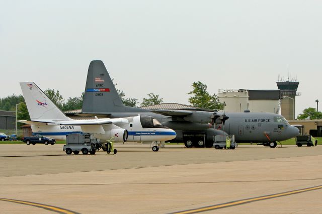 Lockheed L-394 Viking (N601NA) - A NASA S-3B Viking, N601NA/160607, cn 394A-3187, from the Glenn Research Center, adjacent to Cleveland Hopkins International Airport, Cleveland- (KCLE) USA – Ohio, alongside a Lockheed C-130 Hercules, 90-0108 (cn 382-5239), at KYNG on 1 Sep 2011.