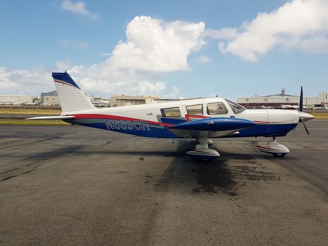 Piper Cherokee (N669CR)