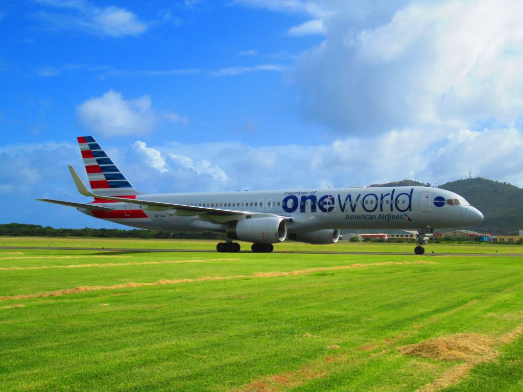 Boeing 757-200 (N174AA)