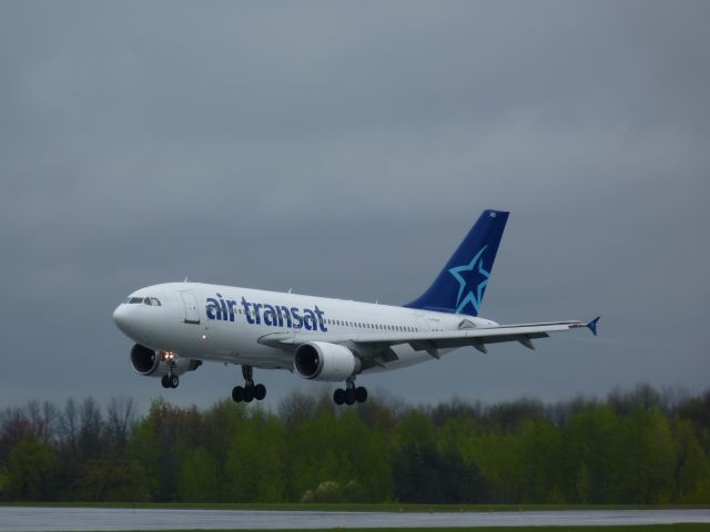 Airbus A310 (C-FDAT)