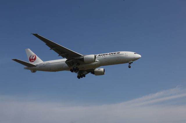 Boeing 777-200 (JA8977)