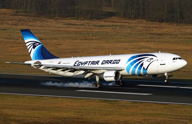 Airbus A300F4-600 (SU-GAY) - EgyptAir Cargo Airbus A300-600 Landing at Cologne Airport. Burning some rubber ;)