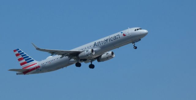 Airbus A321 (N128AN) - Shortly after departure is this 2014 American Airlines Airbus 321-231 in the Summer of 2022.