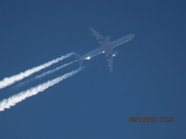 Airbus A321 (N974UY)