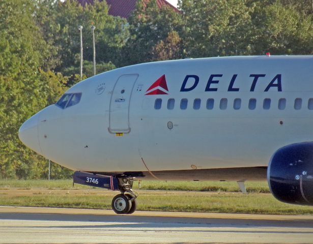 Boeing 737-800 (N3746H)