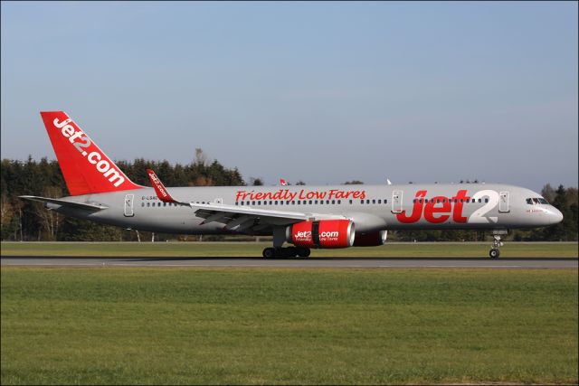 Boeing 757-200 (G-LSAC)