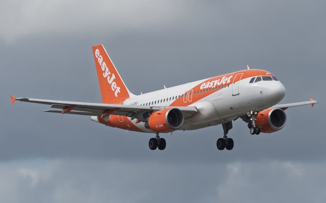 Airbus A319 (G-EZAO) - easyJet Airbus A319-111 landing at Jersey 15/Mar/2025