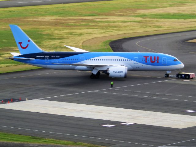 Boeing 787-8 (G-TUIH)