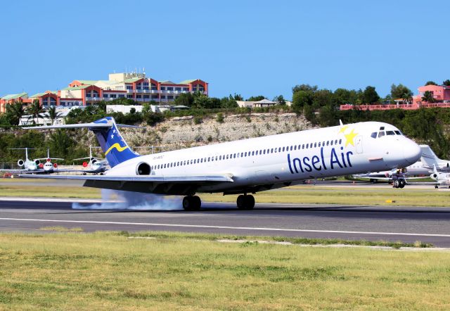 McDonnell Douglas MD-83 (PJ-MDC)