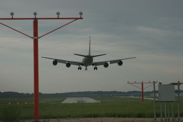 — — - Wisconsin ANG 128th Refueling Wing Touch and Go Green Bay