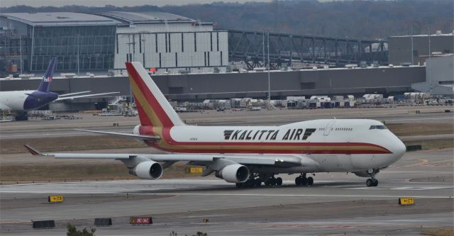 Boeing 747-400 (N709CK)