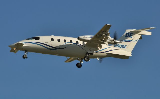 Piaggio P.180 Avanti (N90DE)