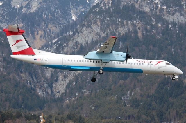 de Havilland Dash 8-400 (OE-LGH)