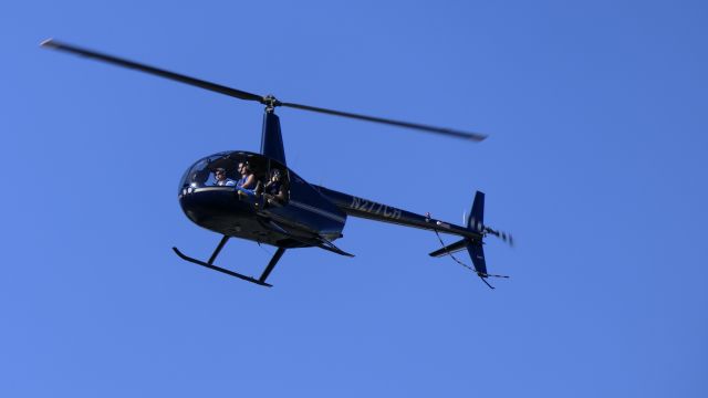 Robinson R-44 (N277CH)