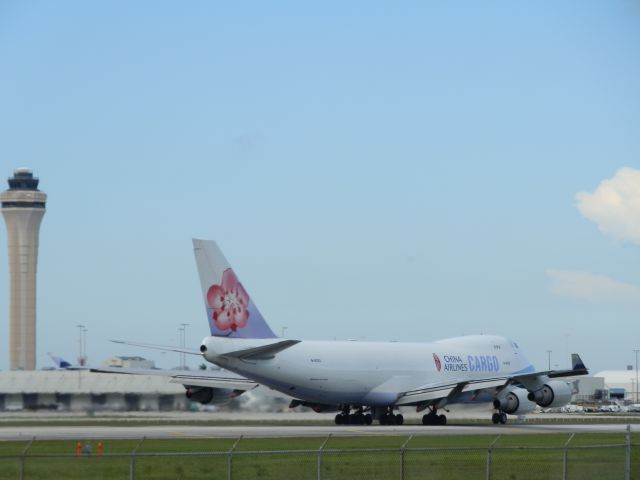 Boeing 747-400 (B-18723)