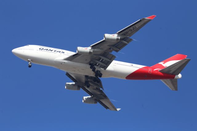 Boeing 747-400 (VH-OJU)