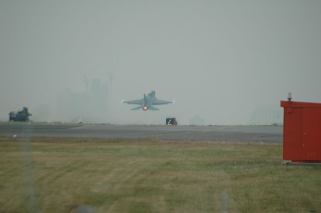 Mitsubishi F-2 (63-8102) - 03.Nov.2011  Iruma Air Show  R/W17