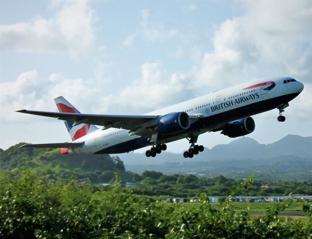 Boeing 777-200 (G-YMMA)