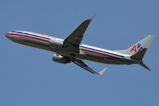 Boeing 737-800 (N837NN) - American - B738 - N837NN - Departing KDFW 07/01/2013