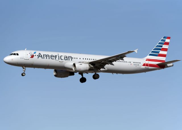Airbus A321 (N183UW)