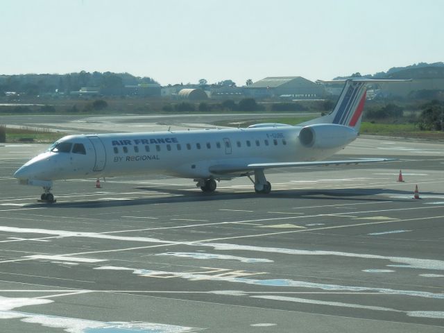 Embraer ERJ-145 (F-GUBE)