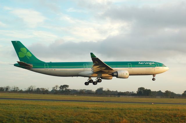 Airbus A330-300 (EI-EAV)