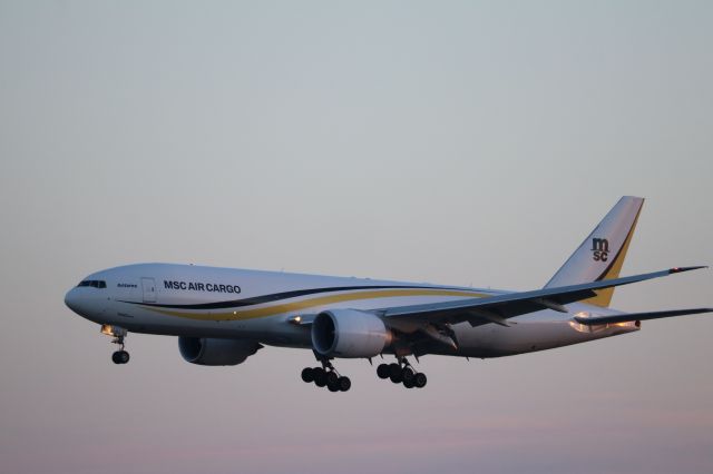 BOEING 777-200LR (N707GT) - 'Antares" stuns as usual.