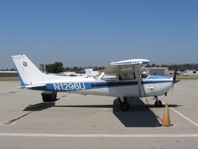Cessna Skyhawk (N1296U) - Parked at Fullerton