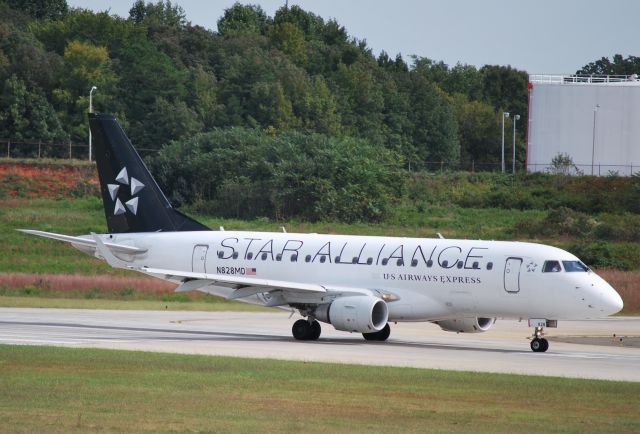 Embraer 170/175 (N828MD) - In position runway 18C - 10/4/09