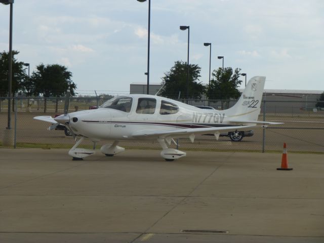 Cirrus SR-22 (N777GV)