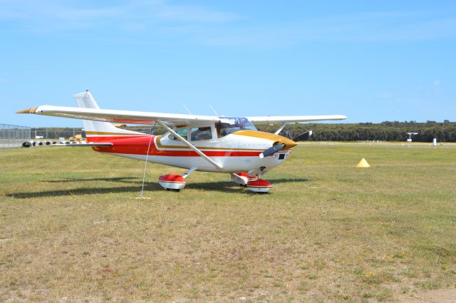 Cessna Skylane (VH-TSA) - Former Richey Fishing Co C182, now privately owned, Flinders Island, Jan 2018. 14 days later this aircraft was destroyed in a fatal landing accident in Tassie