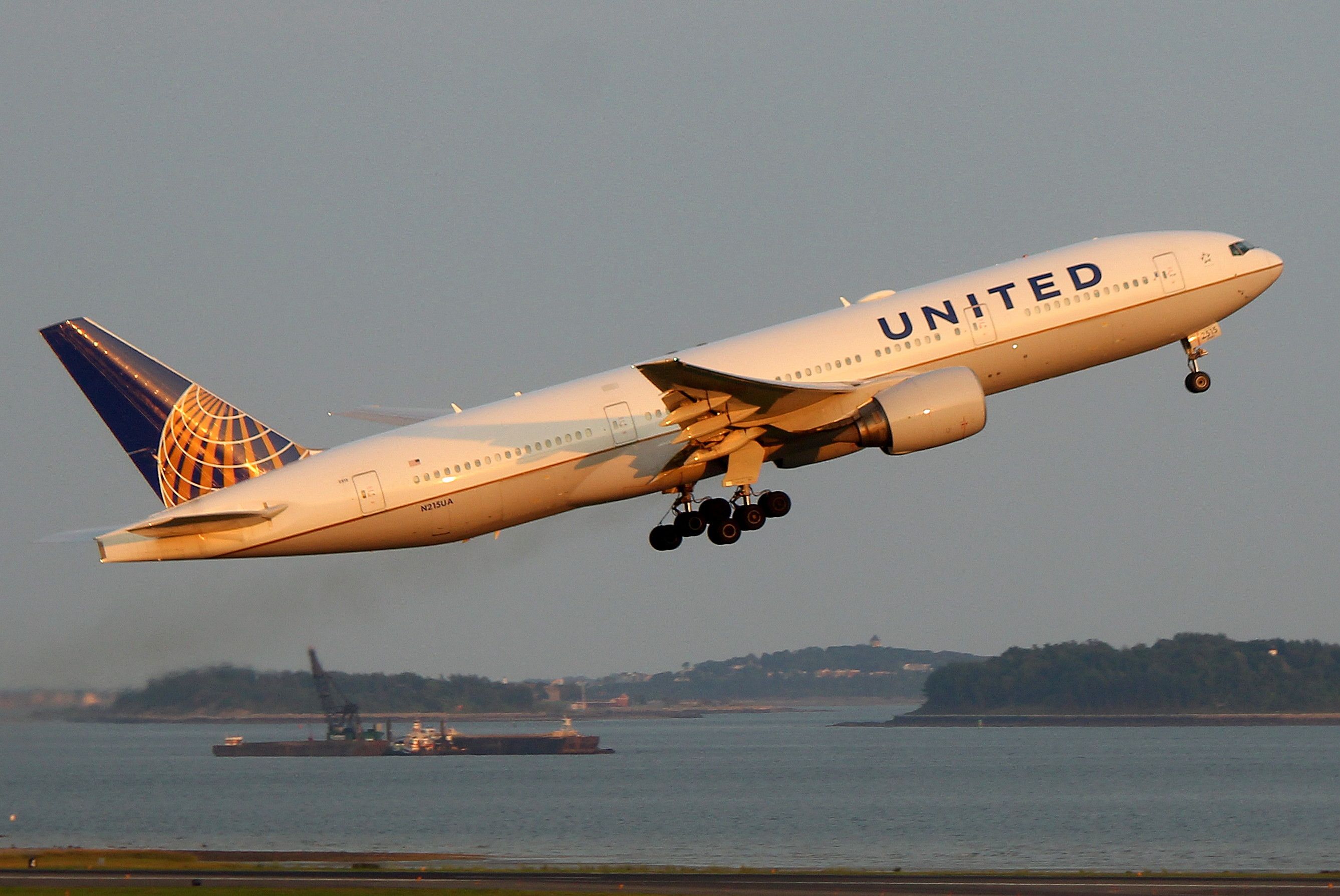 Boeing 777-200 (N215UA) - UA 2400 en route to San Francisco
