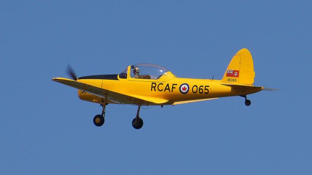 OGMA DHC-1 Chipmunk (C-FLBT) - Fly-by