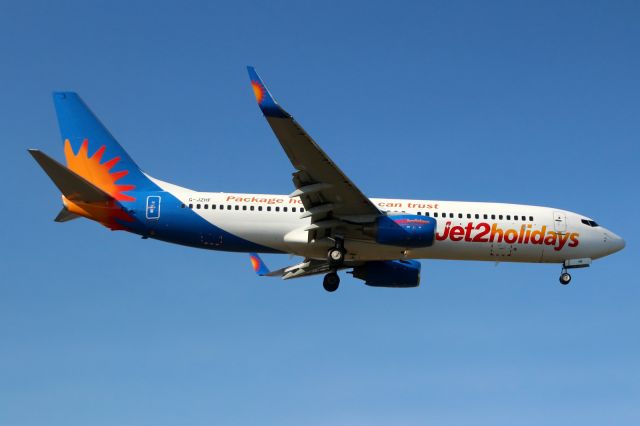 Boeing 737-800 (G-JZHF)