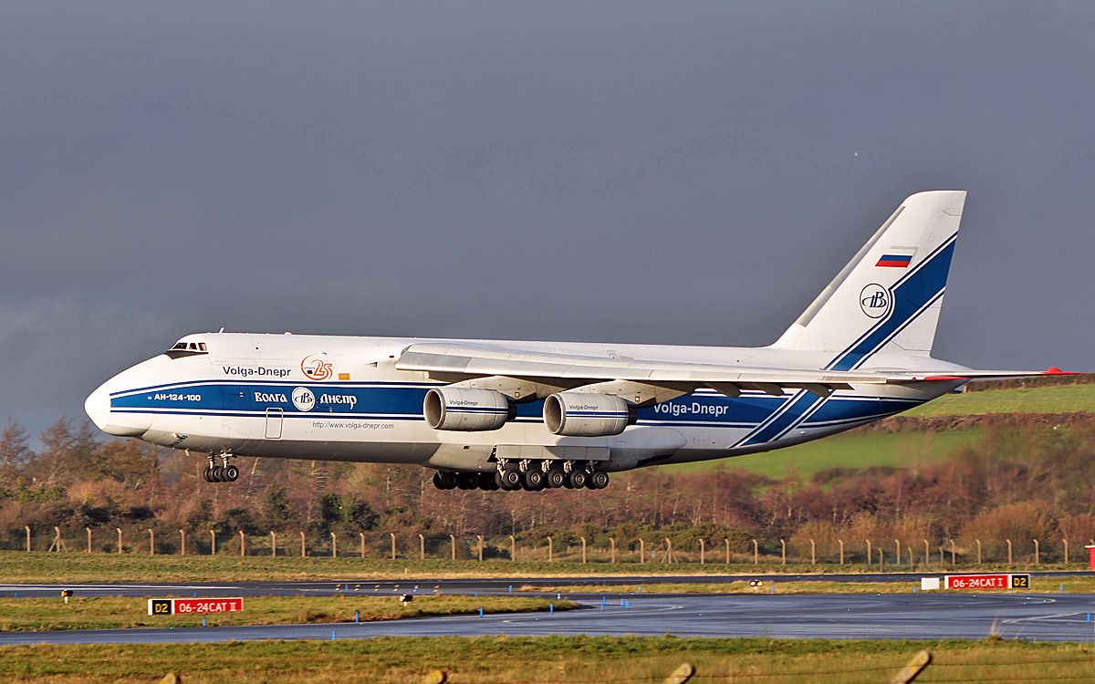 Antonov An-124 Ruslan (RA-82044) - vda an-124-100 ra-82044 landing at shannon 5/12/18.