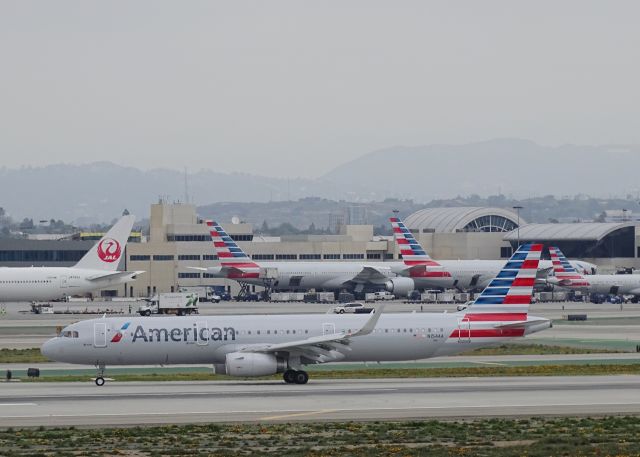Airbus A321 (N154AA) - a rel=nofollow href=http://flightaware.com/live/flight/N154AA/history/20160305/1655Z/KDFW/KLAXhttp://flightaware.com/live/flight/N154AA/history/20160305/1655Z/KDFW/KLAX/a