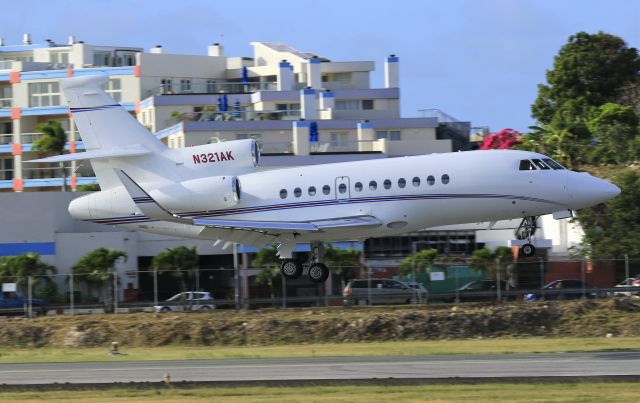 Dassault Falcon 900 (N321AK)