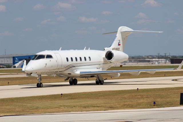 Bombardier Challenger 300 (N518GS)