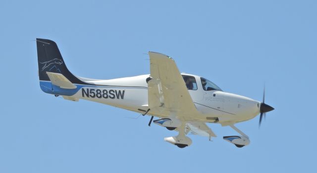 Cirrus SR-20 (N588SW) - Downwind at Carson city