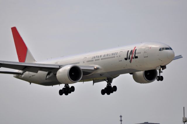 BOEING 777-300 (JA737J) - Boeing 777-346ER JAL