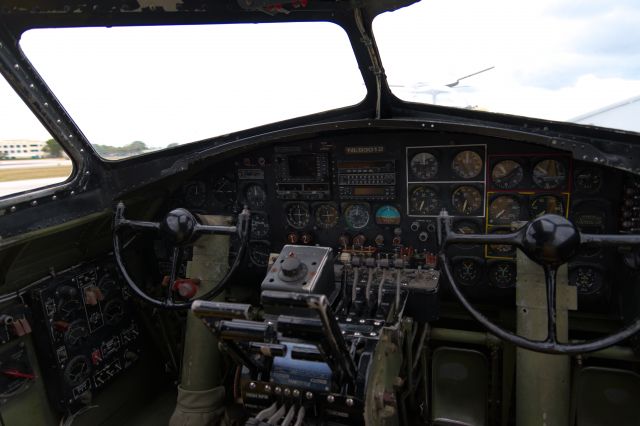 Boeing B-17 Flying Fortress (AEH93012)