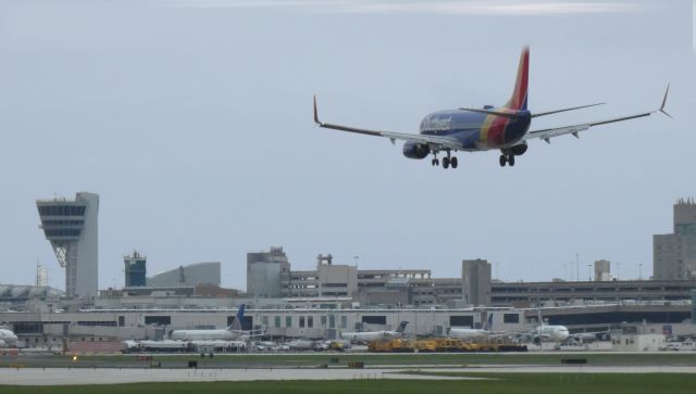 Boeing 737-800 (N8654B) - On final is this 2014 Southwest Airlines Boeing 737-8H4 in the Autumn of 2020.