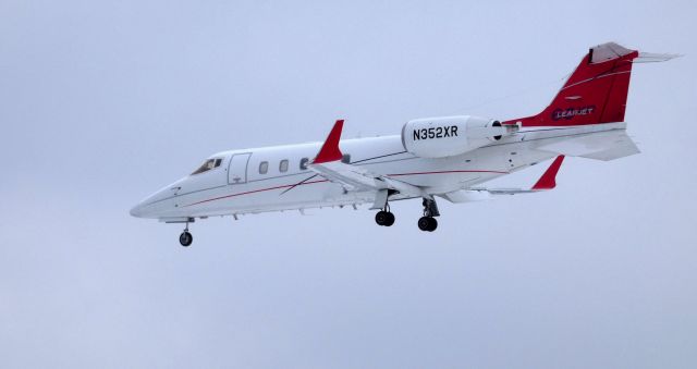 Learjet 60 (N352XR) - On final is this 2008 Bombardier Learjet 60XR in the Winter of 2019.