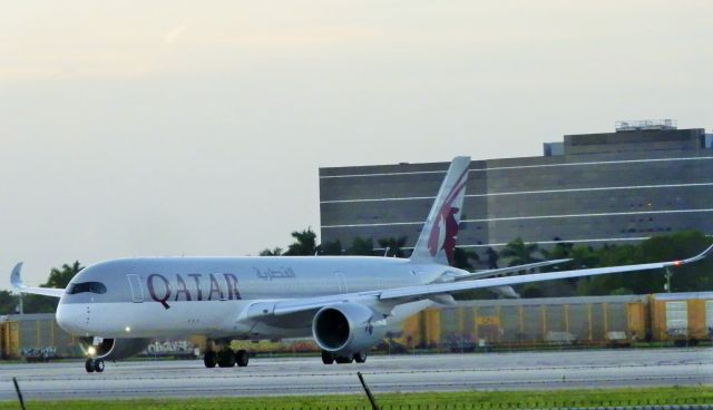 Airbus A350-900 (A7-ALL)